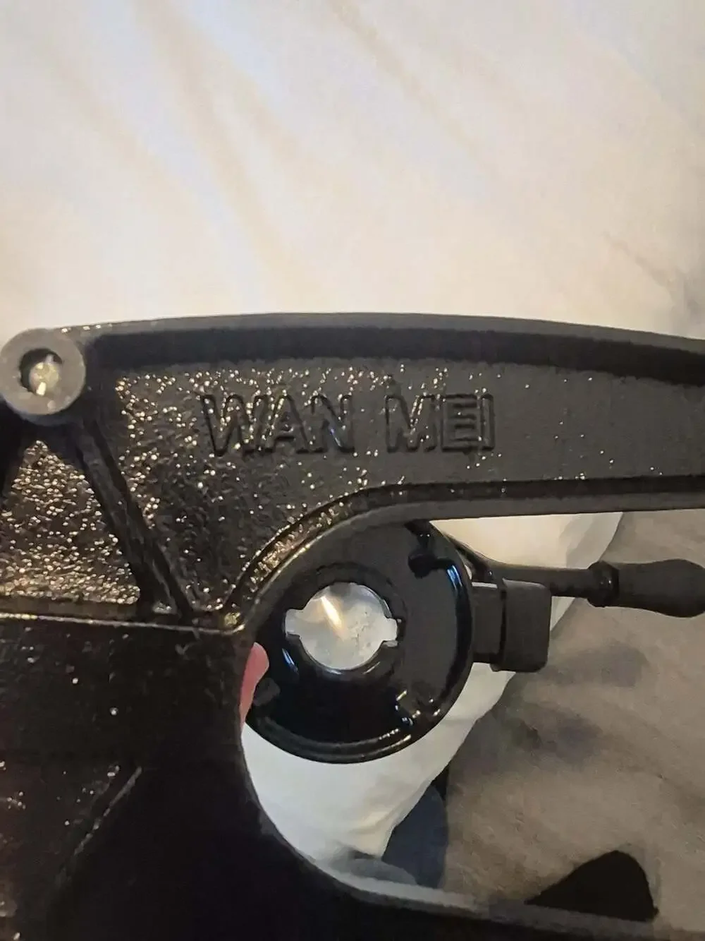 Wan Mei Cast Iron Heavy Duty Manual Citrus Juicer Black